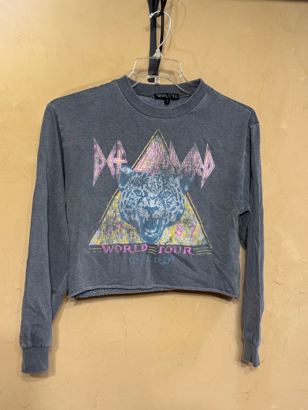 Def Leppard Cropped Long Sleeve Sweatshirt- Grey with Pink & Yellow Artwork